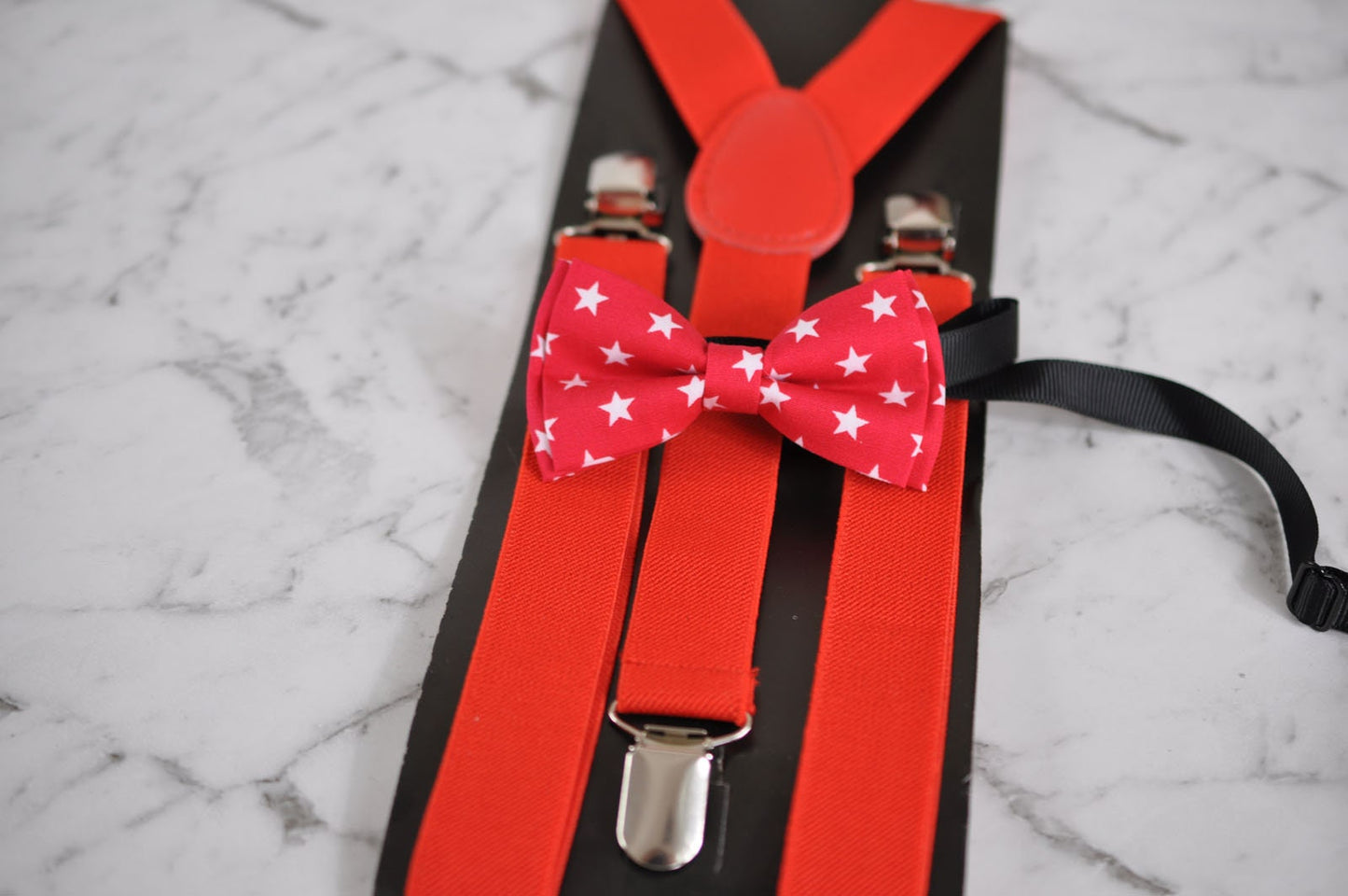 BOY KIDS Baby Infant Red Clip-on Braces Elastic Suspenders + 100% Cotton Red White Stars Bowtie Bow Ties Fits 1-6 Years Old