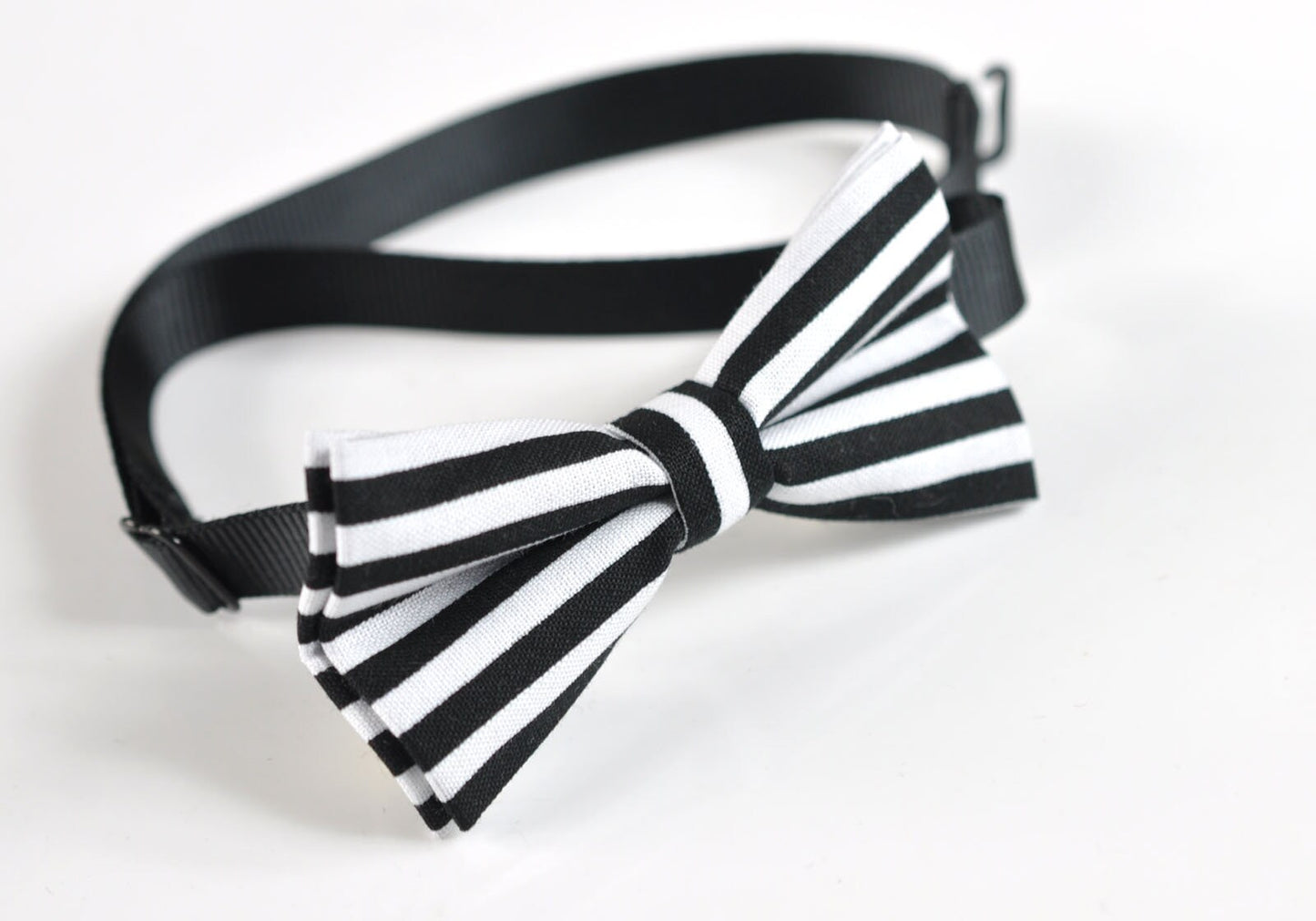 Boy Kids Page Boy ELEMENTS STRIPE BLACK Stripes Pattern Cotton Bow Tie + White Suspenders Braces Set Fits 1-6 Years Old Wedding Party