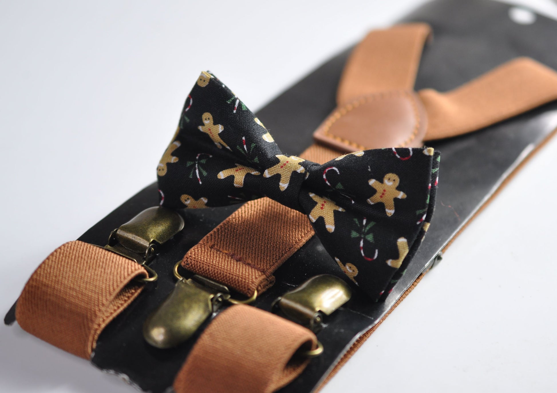 Gingerbread Men Christmas Xmas Cotton Black Bow tie + Tan Brown Elastic Suspenders Braces for Men / Youth / Boys Kids / Baby Infant Toddler