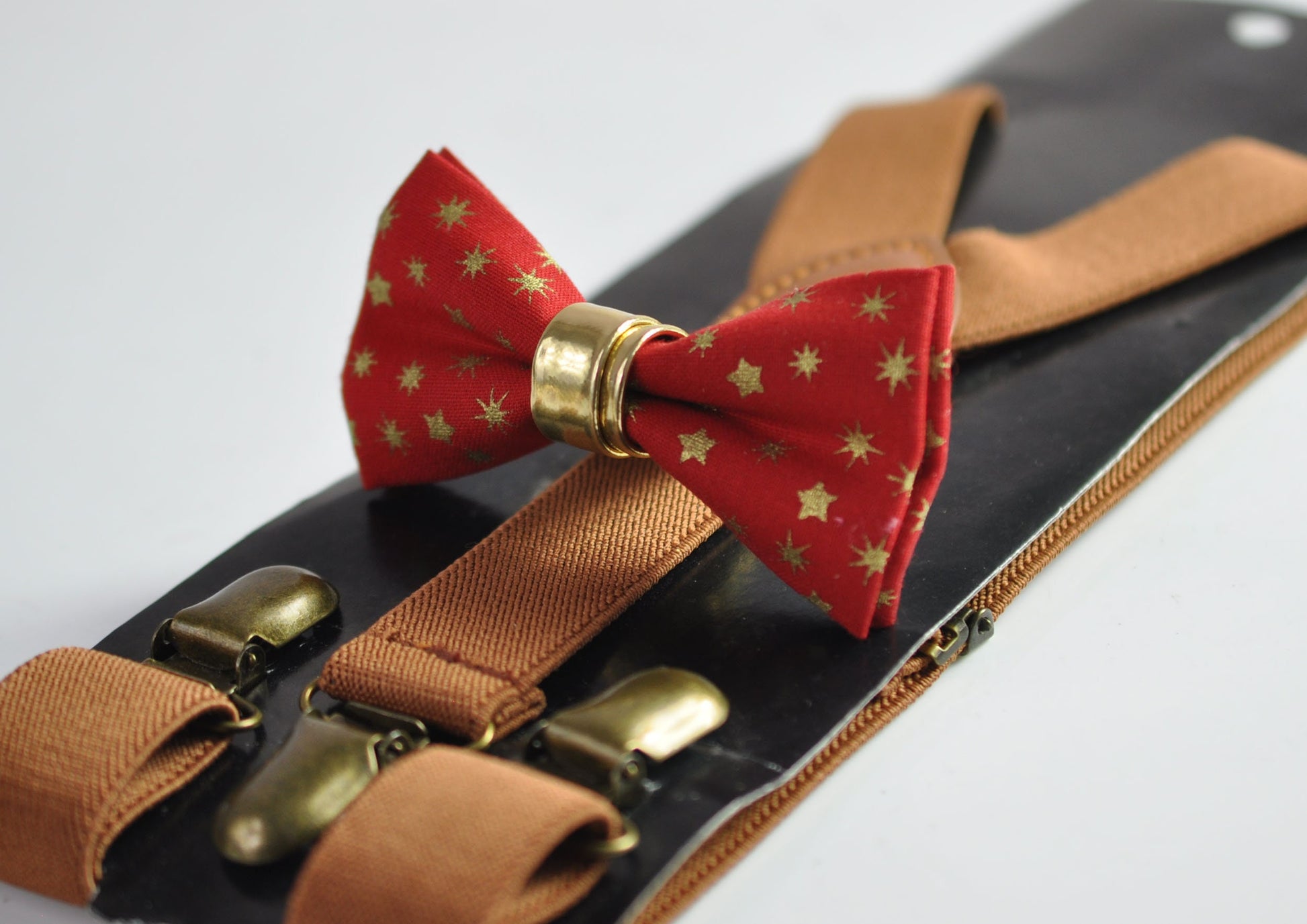 Xmas Christmas Snowflake Stars Gold Cotton Leather Bow tie + Tan Brown Elastic Suspenders Braces for Men / Youth / Boys Kids / Baby Toddler