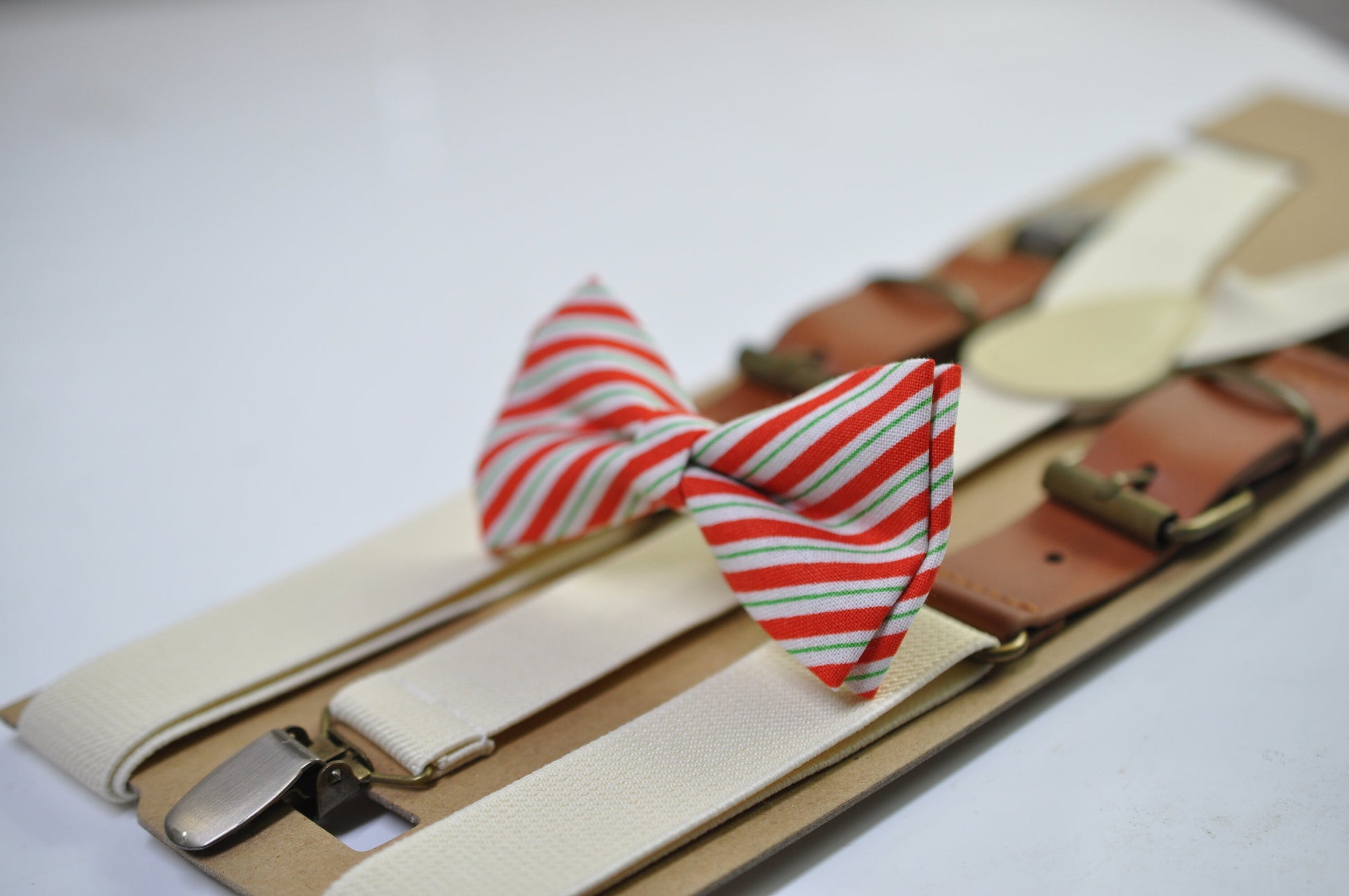 Red White Green Candy Stripes Christmas Xmas Bow tie Bowtie + Ivory Cream Suspenders Braces Men / Youth/ Boys Kids / Baby Infant Toddler