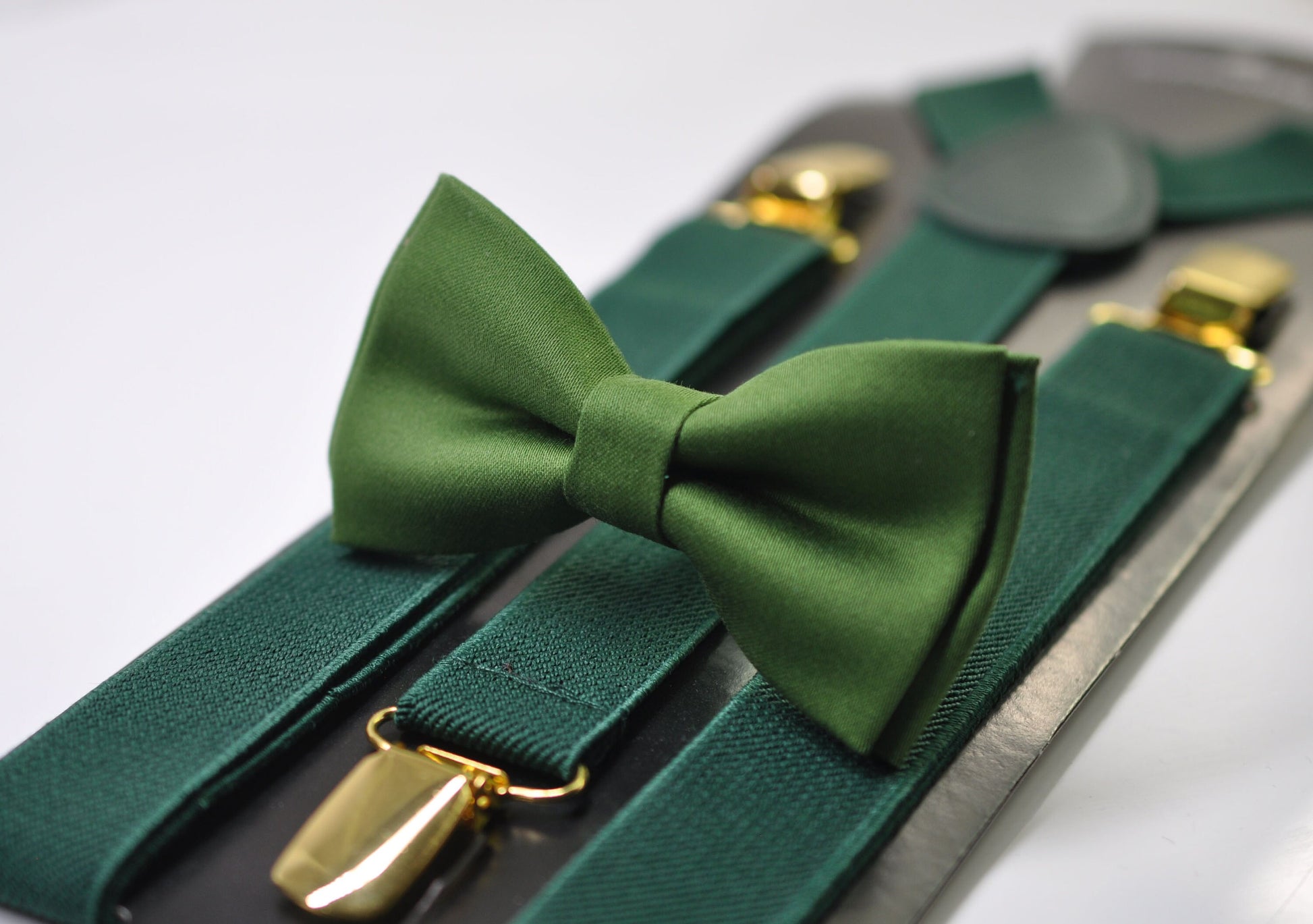 Cactus Green Olive Green Bow tie Bowtie + Emerald Green Elastic Suspenders Braces for Men / Youth Teenage/ Boys Kids / Baby Infant Toddler