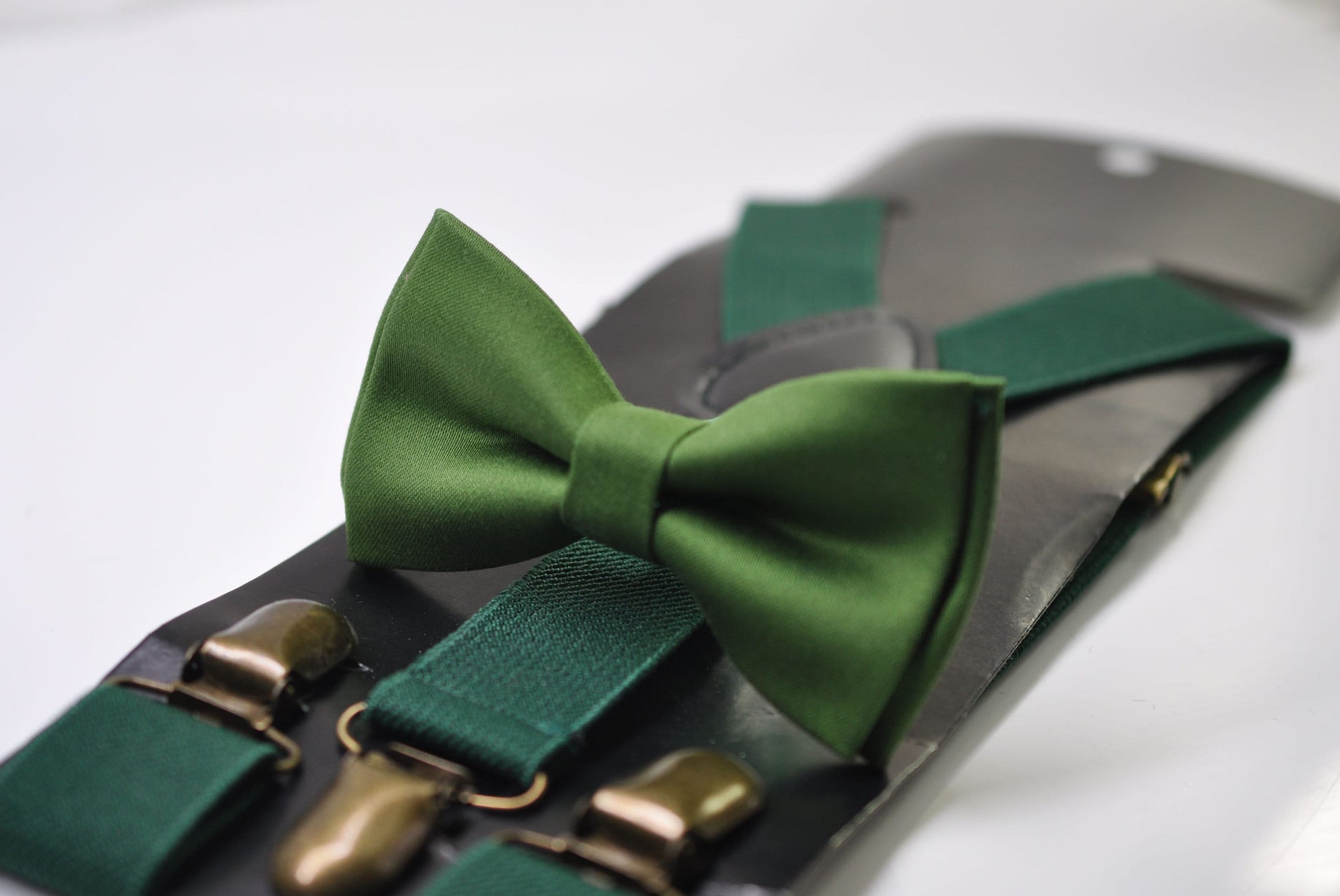 Cactus Green Olive Green Bow tie Bowtie + EMERALD GREEN Elastic Suspenders Braces for Men / Youth Teenage/ Boys Kids / Baby Infant Toddler