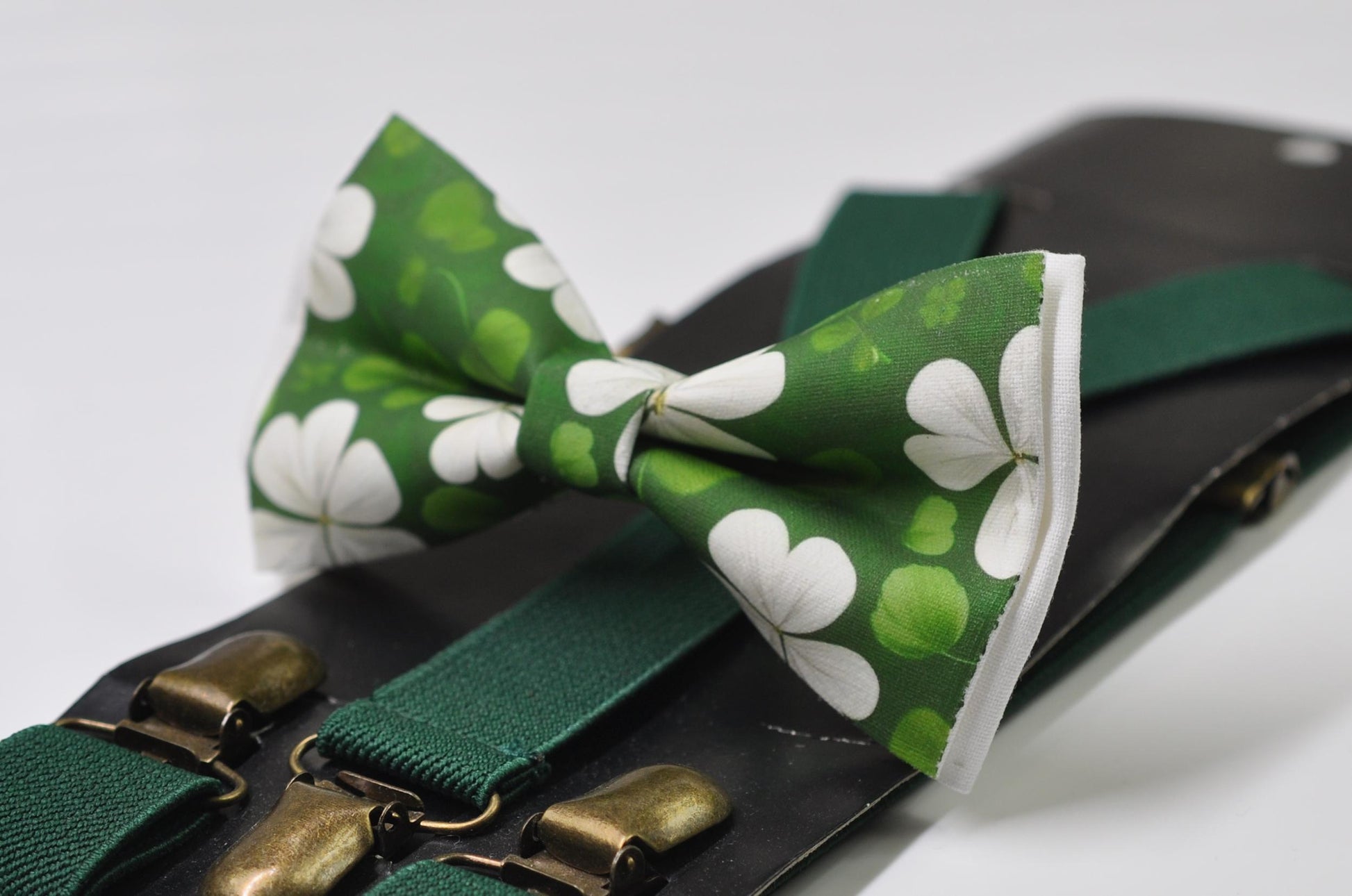 Happy St Patrick’s Day Green Clover Three-leaf Clovers Bow tie + GREEN Suspenders Braces for Men / Youth / Boy Kids / Baby Infant Toddler
