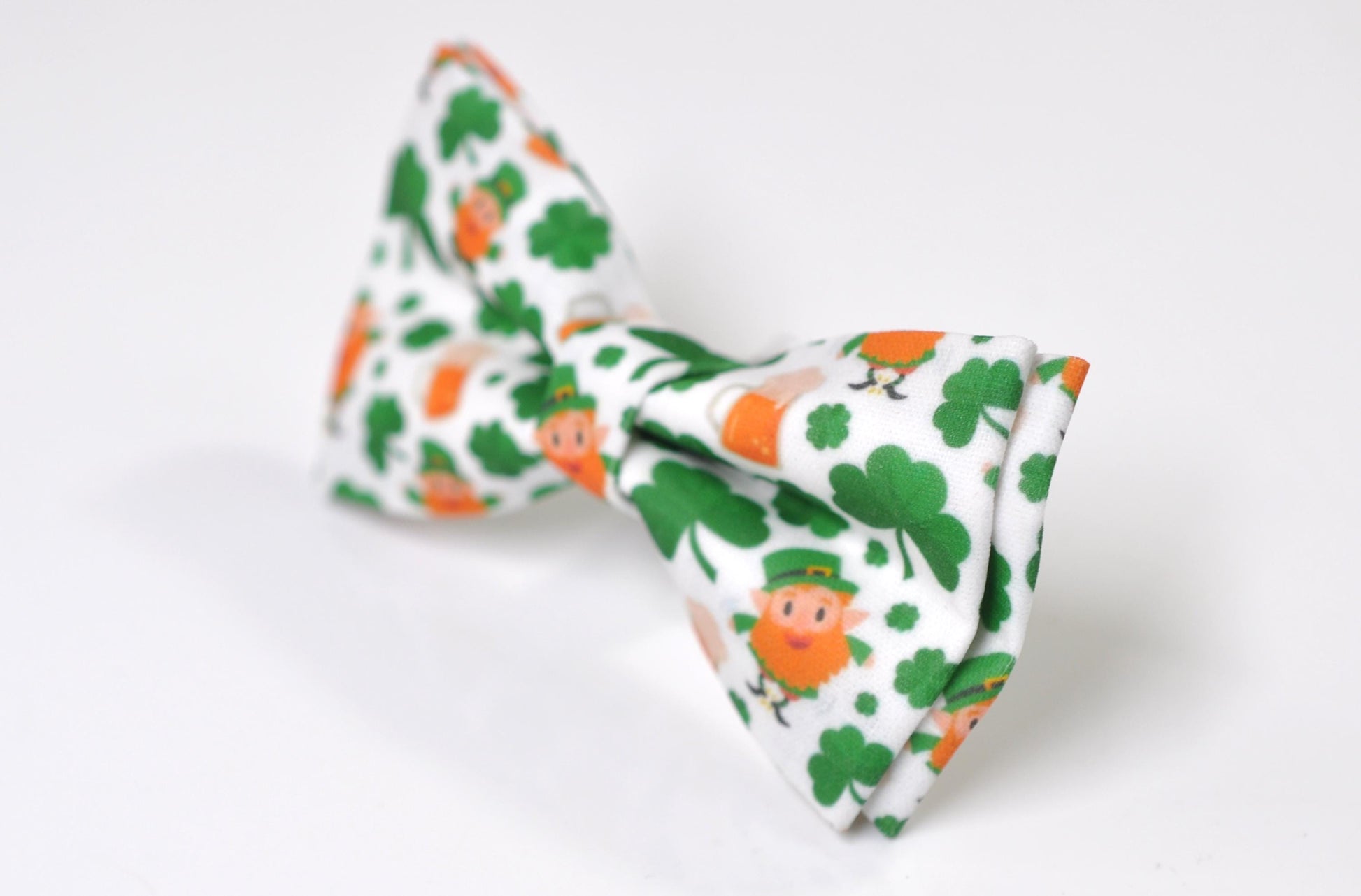 Happy St Patrick’s Day Leprechaun and Shamrock Clovers Bow tie + Beer Mugs Suspenders Braces Men /Youth/ Boy Kids / Baby Infant Toddler