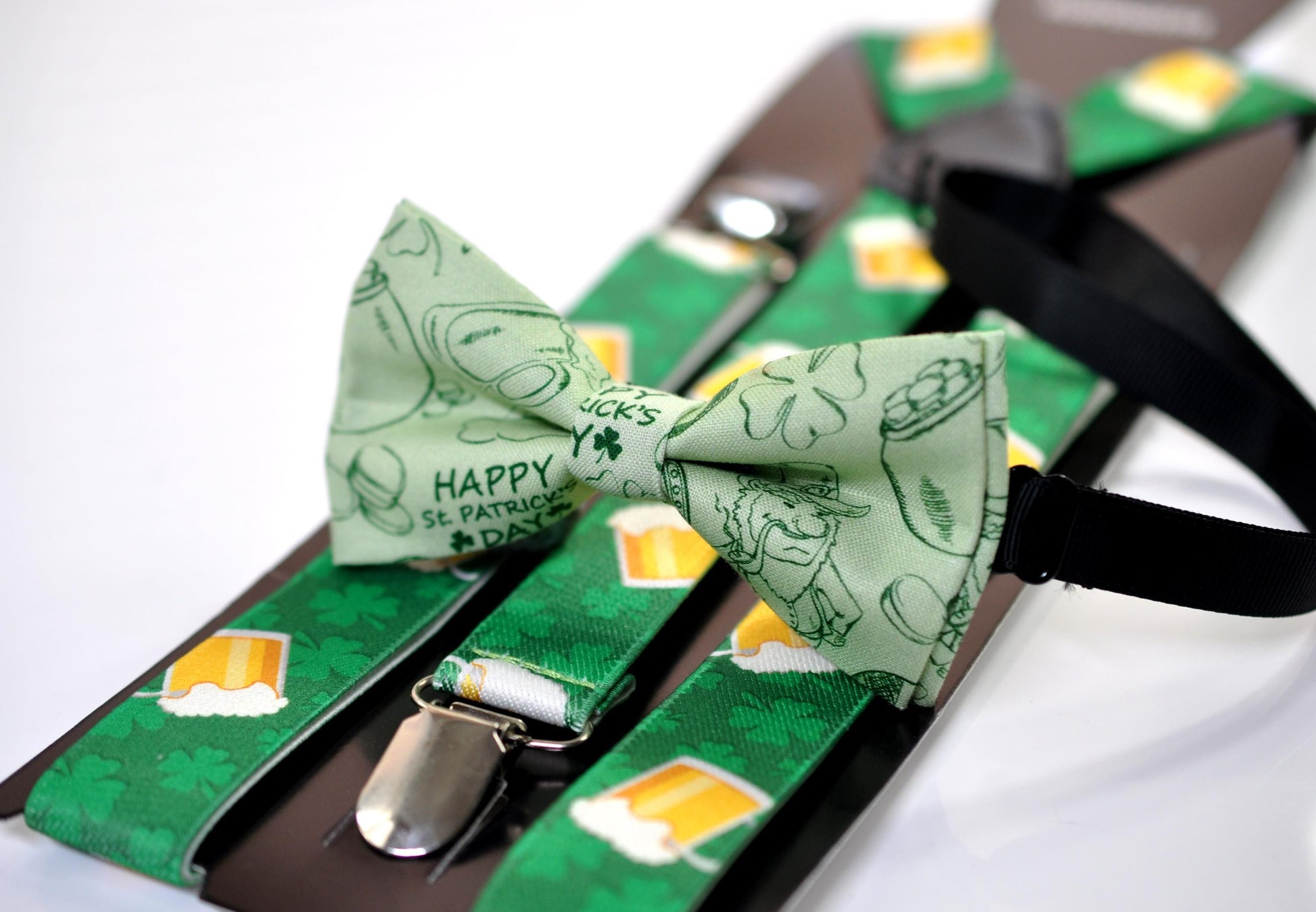 Happy St Patrick’s Day Green Clover Four-leaf Clovers Bow tie + Beer Mugs Suspenders Braces Men /Youth/ Boy Kids / Baby Infant Toddler