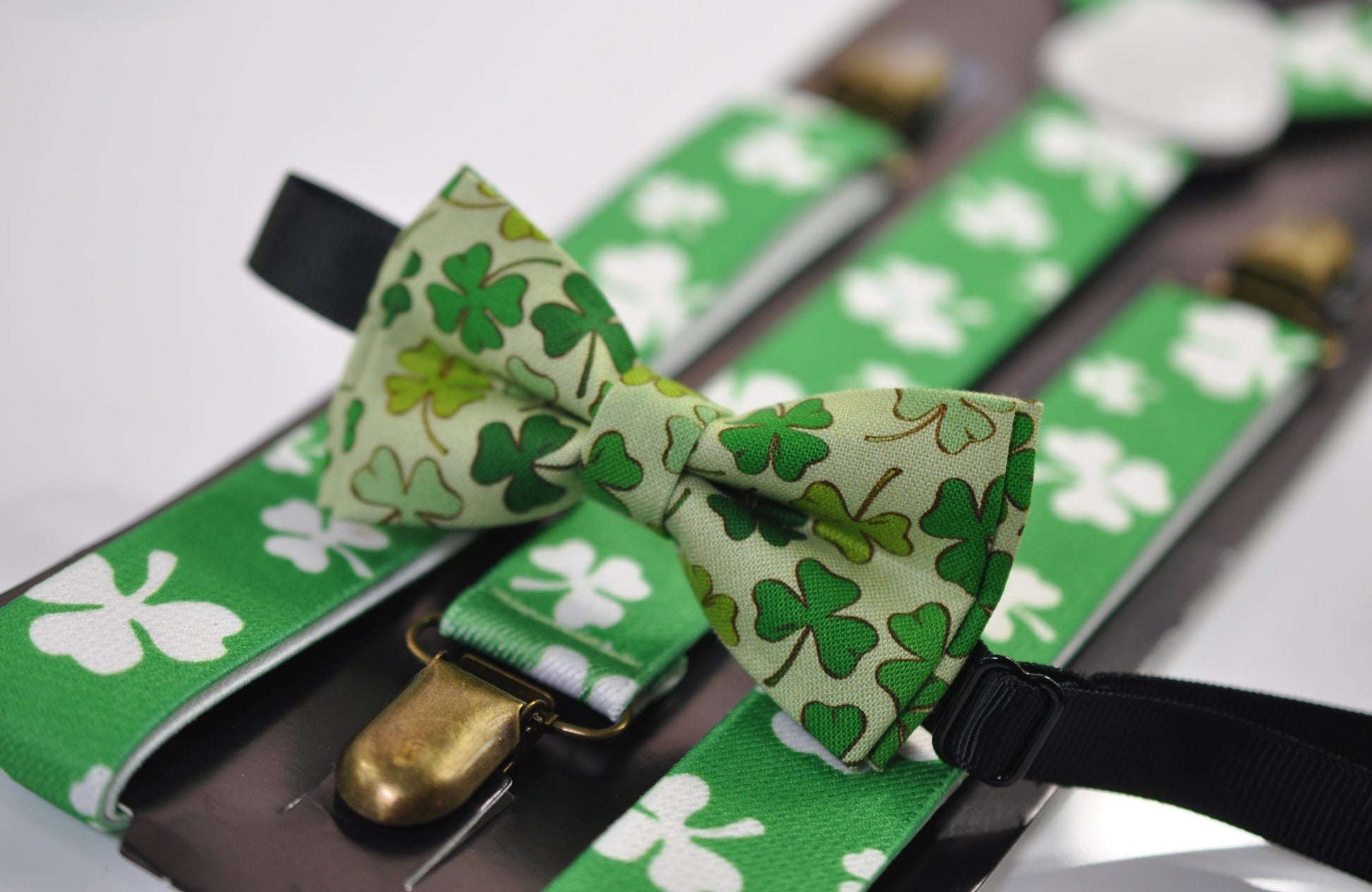 Happy St Patrick’s Day Green Clover Four-leaf Clovers Bow tie + Green White Suspenders Braces Men /Youth/ Boy Kids / Baby Infant Toddler