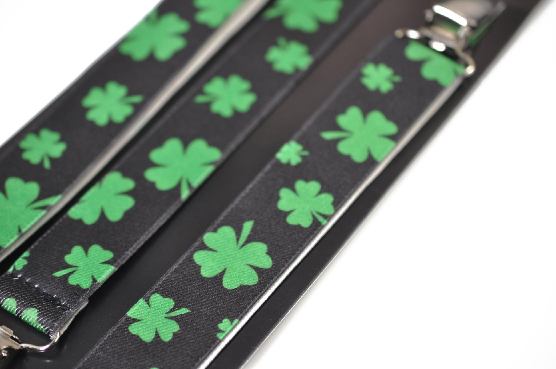 Happy St Patrick’s Day Green Clover Four-leaf Clovers Bow tie + Black Suspenders Braces for Men / Youth / Boy Kids / Baby Infant Toddler