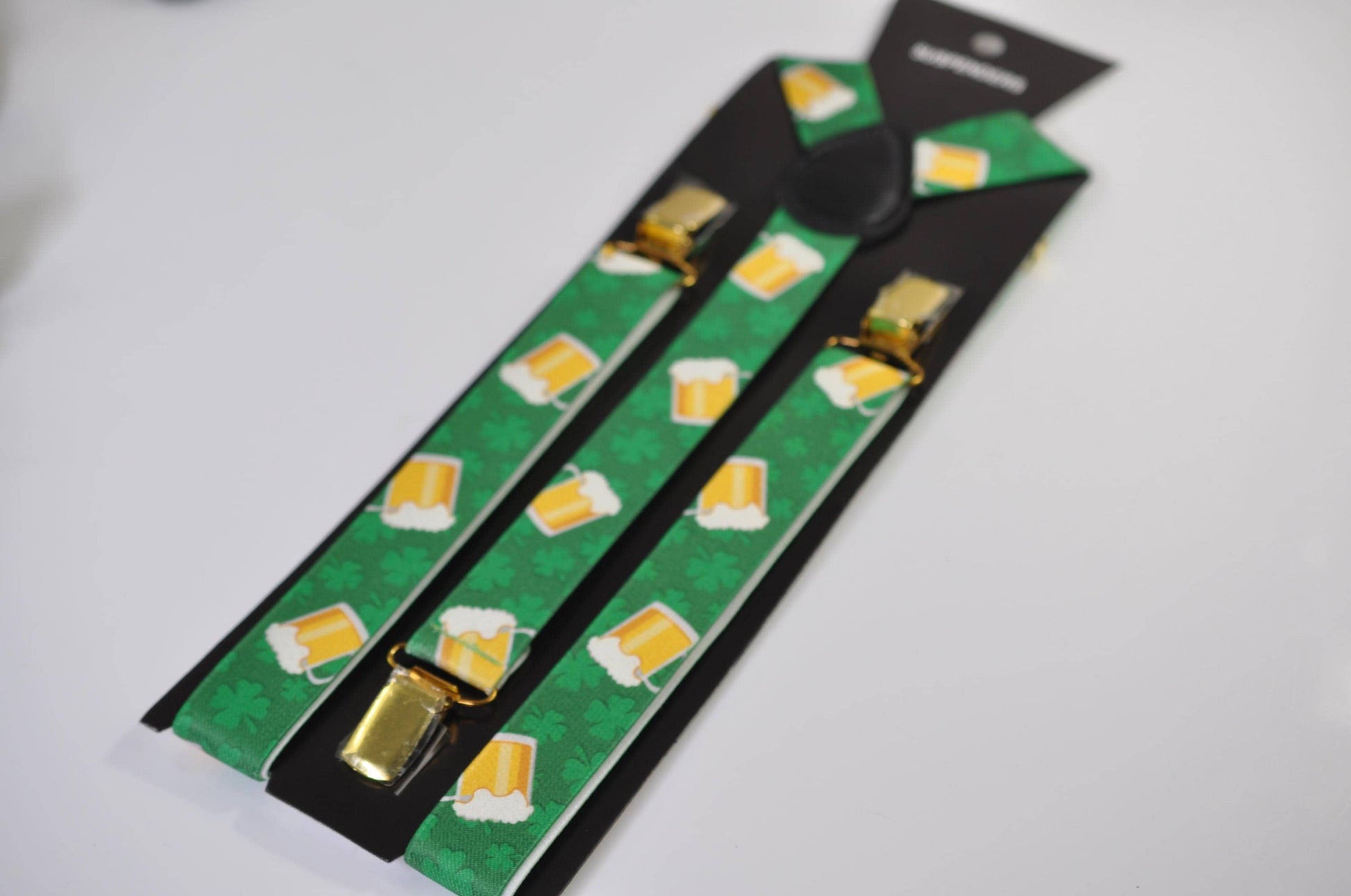 Happy St Patrick’s Day Leprechaun Shamrock Lucky Clovers Bow tie + Beer Mugs Suspenders Braces Men /Youth/ Boy Kids / Baby Infant Toddler