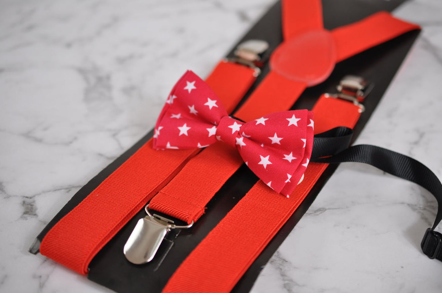 BOY KIDS Baby Infant Red Clip-on Braces Elastic Suspenders + 100% Cotton Red White Stars Bowtie Bow Ties Fits 1-6 Years Old