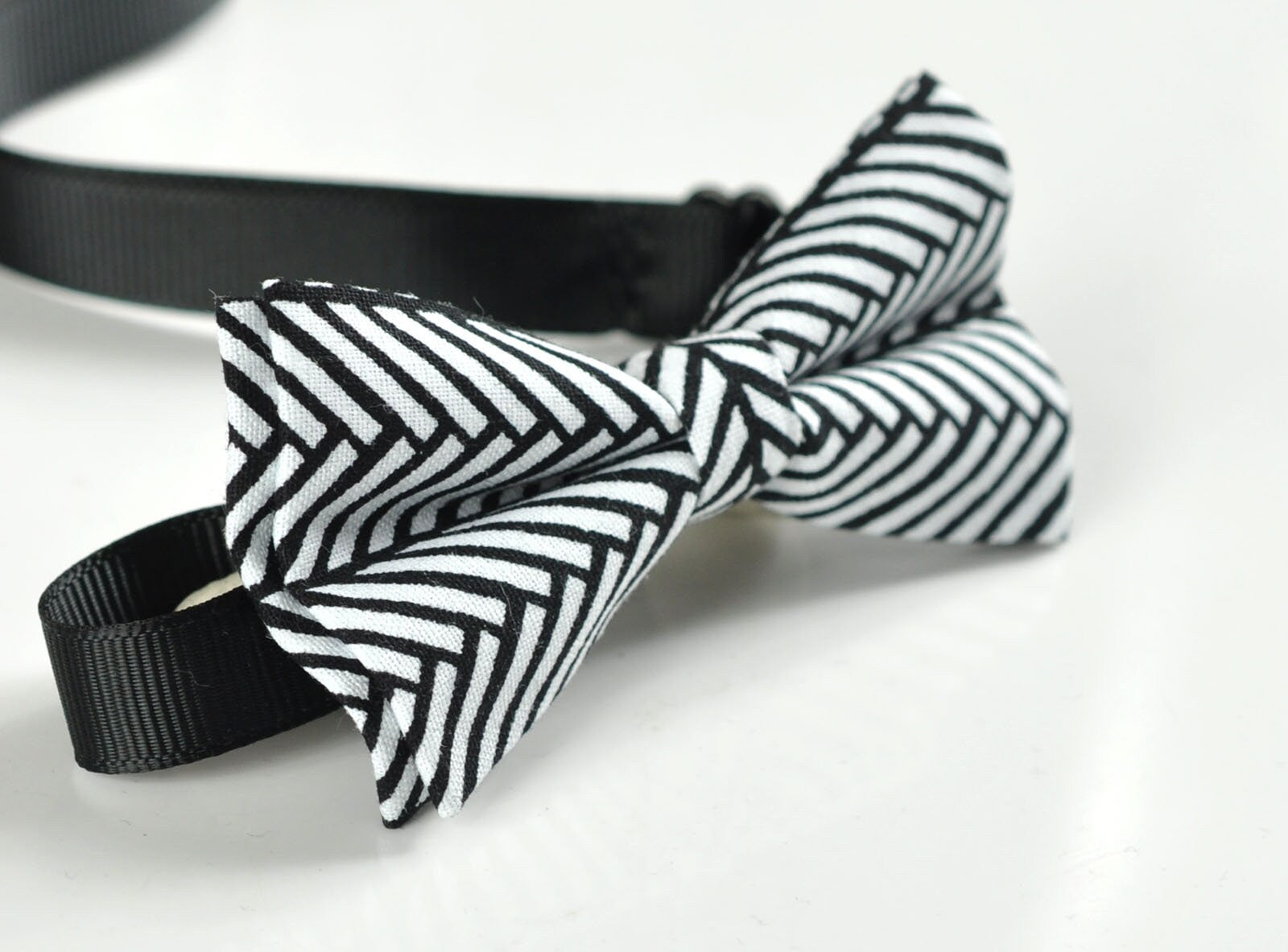 Boy Kids Baby Page Boy Children 100% Cotton Black White Fishbone Stripes Pattern Bow Tie Bowtie Party Wedding 1-6 Years Old Wedding Party