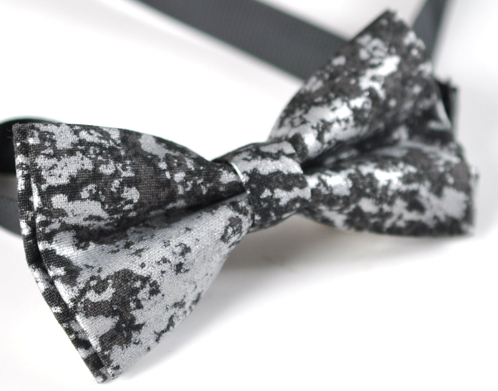 Men Women 100% Cotton Quality Black Metallic Texture Crackle Pattern Handmade Pretied Bow Tie Bowtie Craft Wedding Party