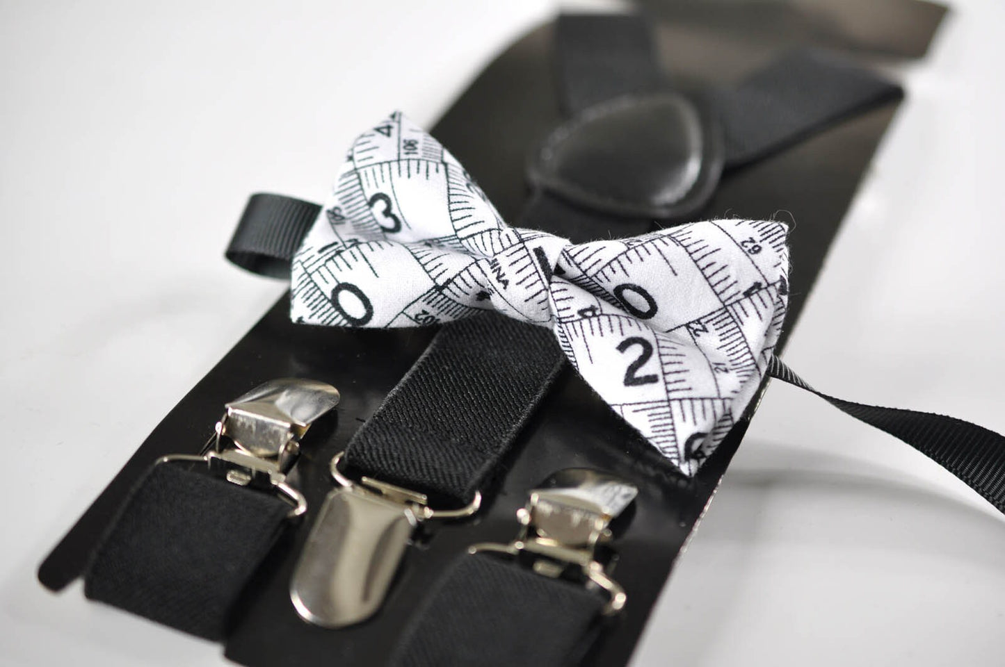 Boy Kids Page Boy infant Ruler Inches Pattern Cotton Bow Tie + Black Suspenders Braces Set Fits 1-6 Years Old Wedding Party