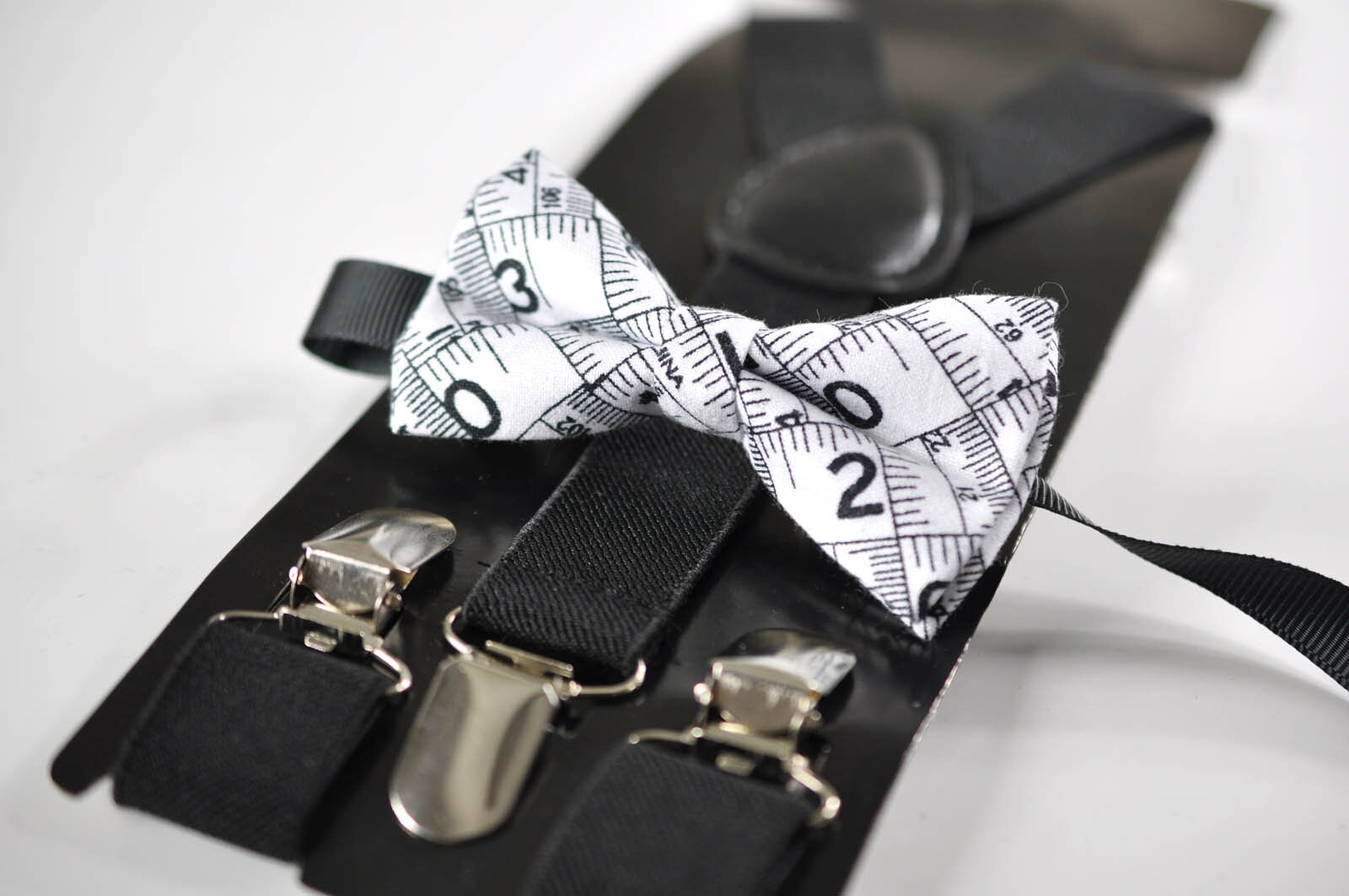 Boy Kids Page Boy infant Ruler Inches Pattern Cotton Bow Tie + Black Suspenders Braces Set Fits 1-6 Years Old Wedding Party