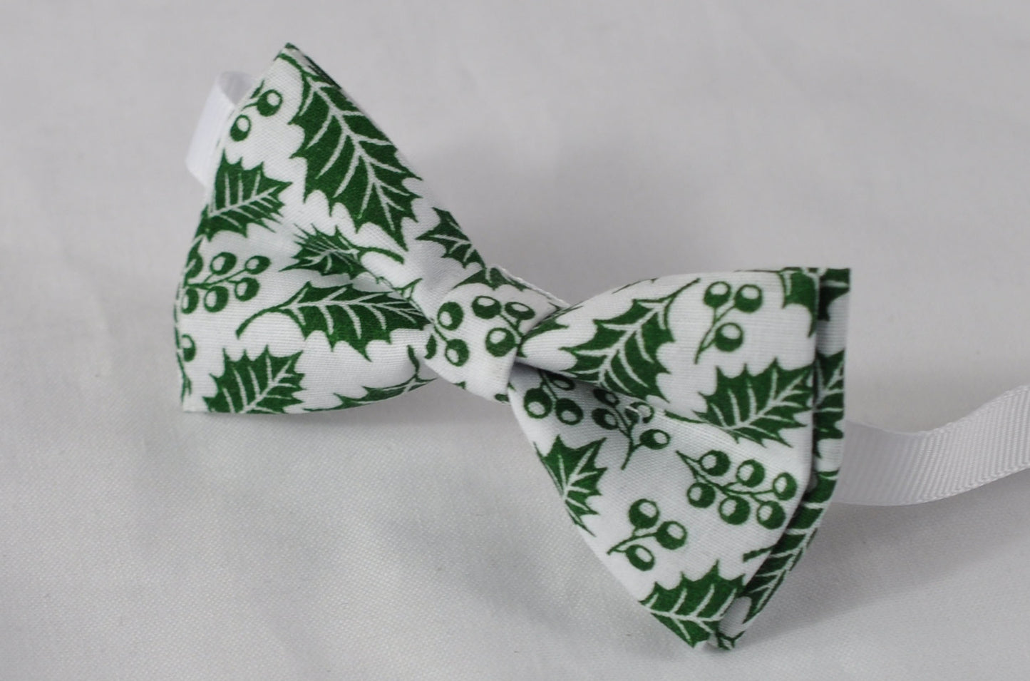 White Green Maple Leaf Leaves Xmas Christmas Cotton Bow tie + Navy Blue Suspenders Braces Men Adult / Youth Teenage / Boy Kids / Baby Infant