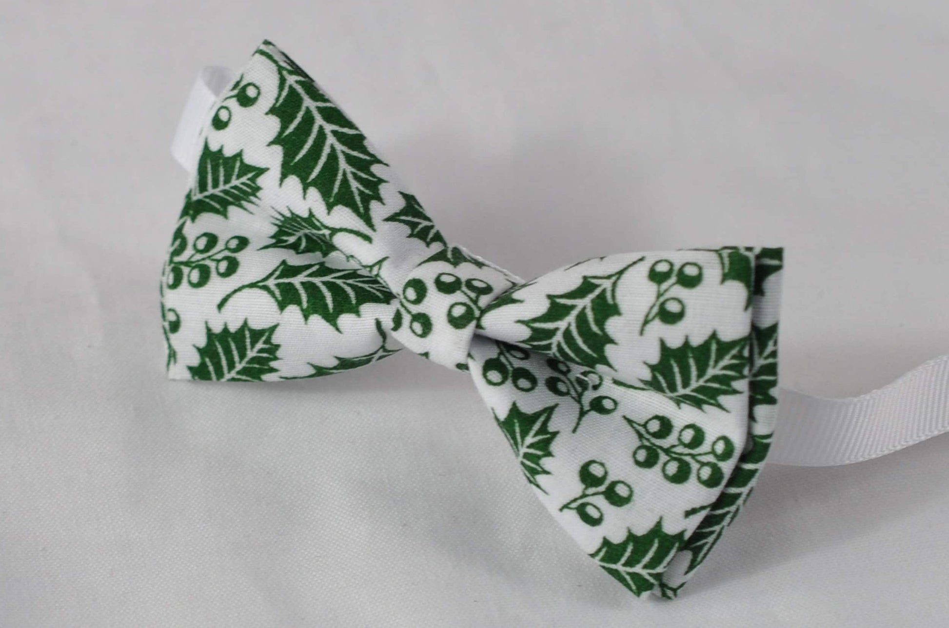 White Green Maple Leaf Leaves Xmas Christmas Bow tie + Brown Faux Leather Suspenders Braces Men / Youth Teenage / Boy Kids / Baby Infant