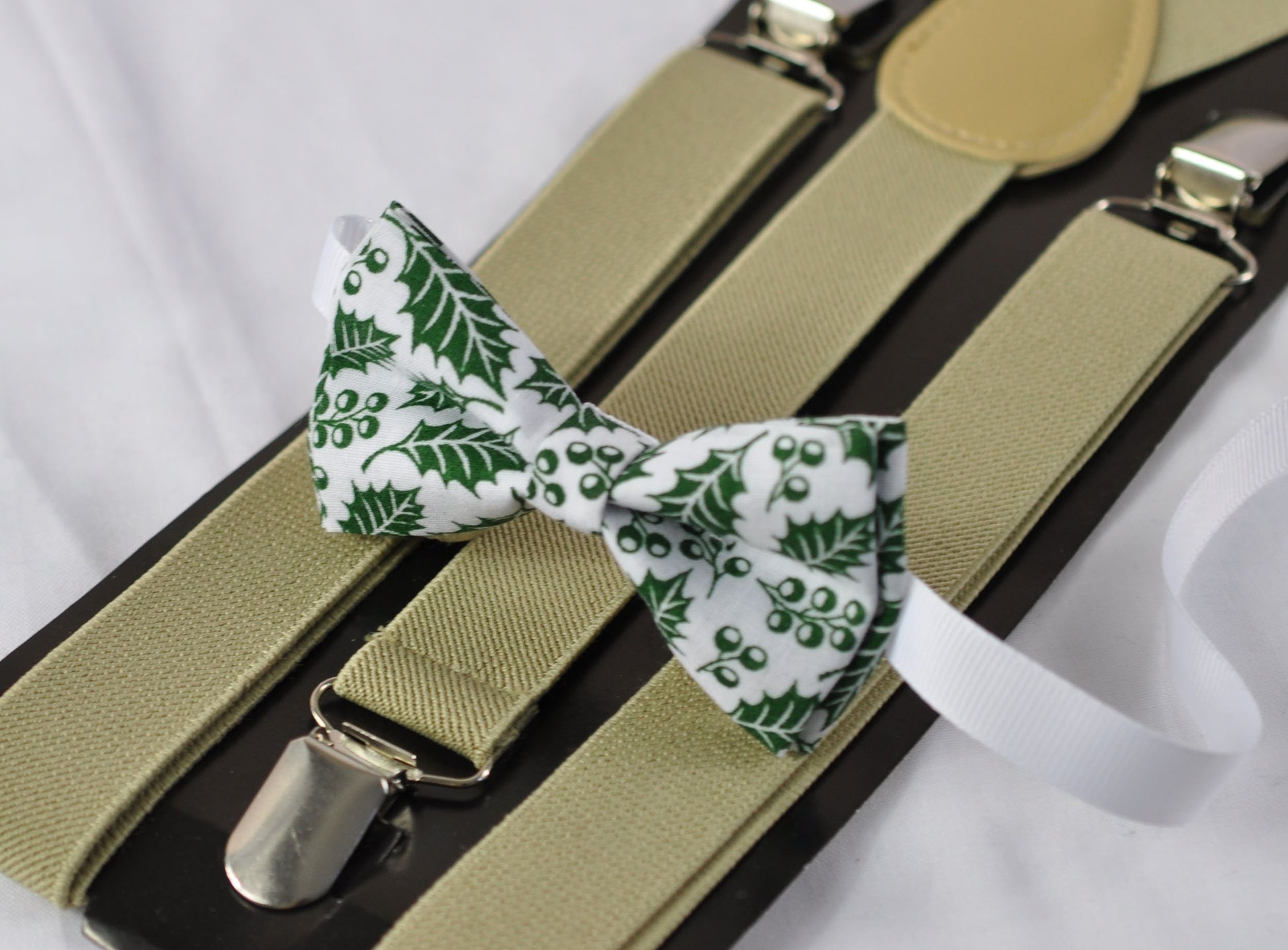 White Green Maple Leaf Leaves Xmas Christmas Bow tie + Khaki Brown Suspenders Braces Men Adult / Youth Teenage / Boy Kids / Baby Infant