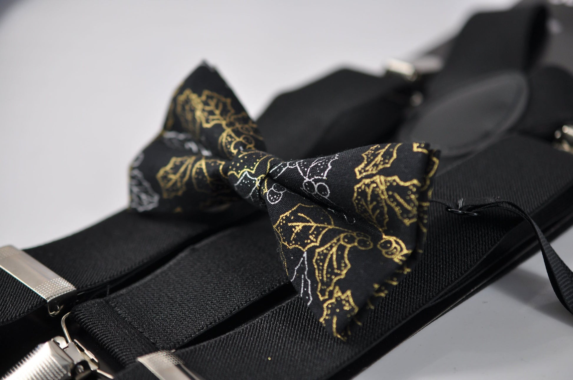 MEN Adult Black Gold Holly Maple Leaf Leaves Xmas Christmas Cotton Bow tie Bowtie + 35mm Wide Black Elastic Suspenders Braces set