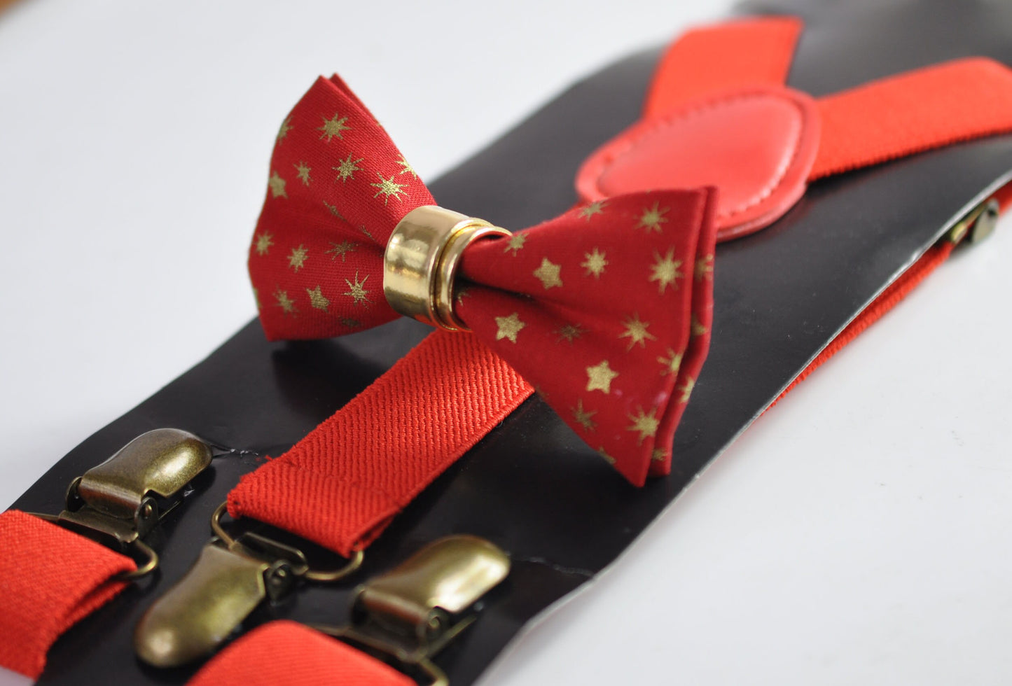 Xmas Christmas Snowflake Stars Gold Cotton Leather Bow tie + Red Elastic Suspenders Braces for Men / Youth / Boys Kids / Baby Toddler