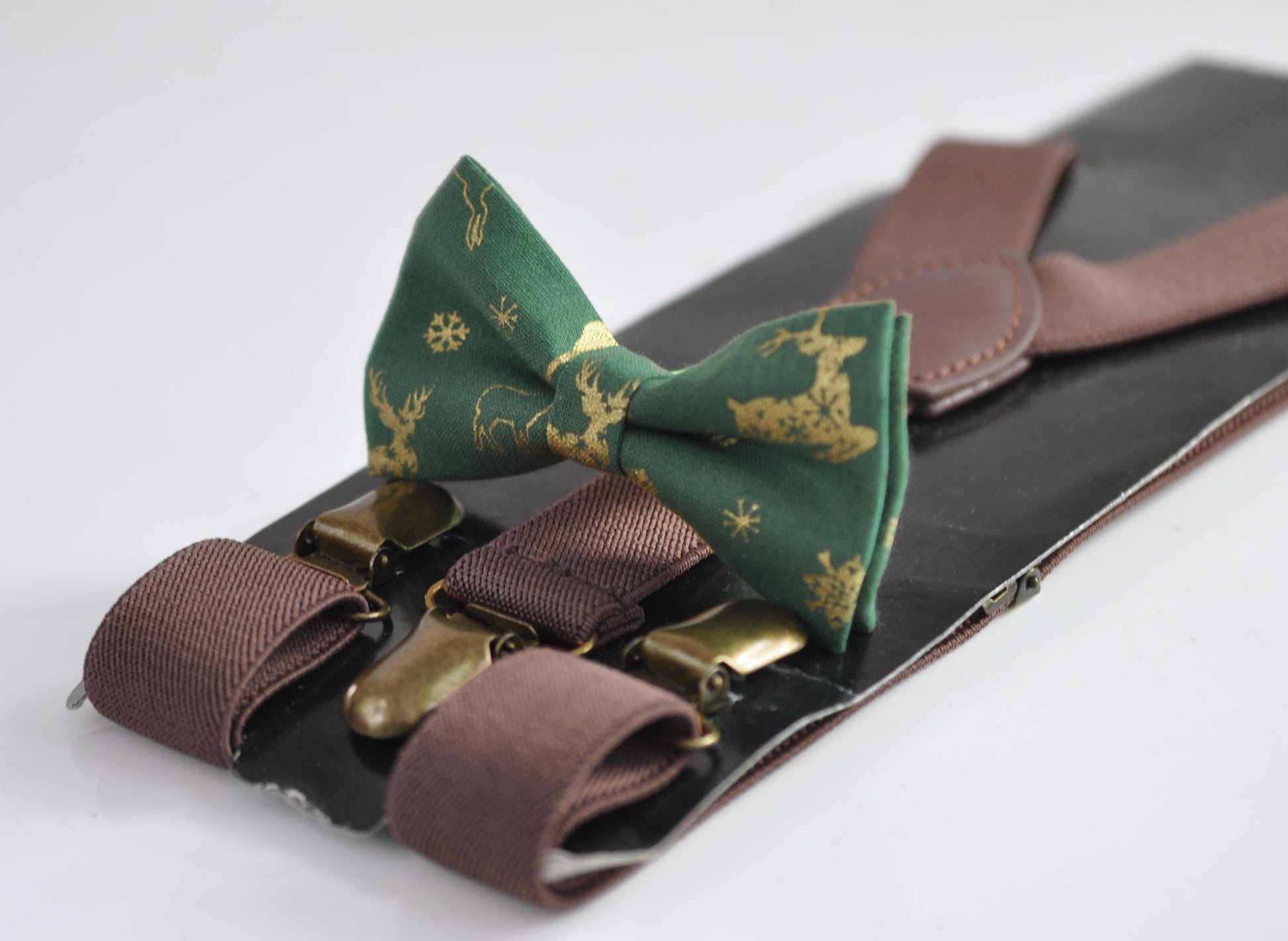 Xmas Christmas Elk Deer Green Bow tie + Brown Coffee Chocolate Suspenders Braces for Men / Youth Teenage/ Boys Kids / Baby Infant Toddler