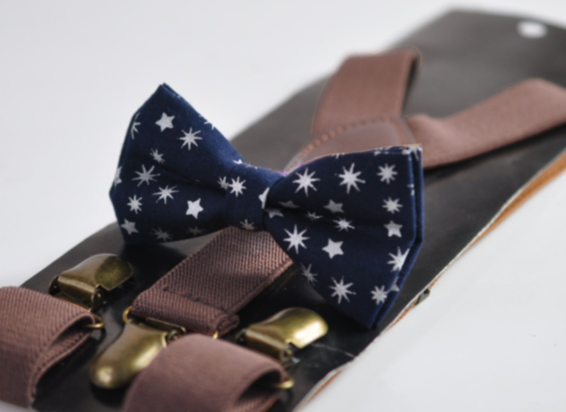 Xmas Christmas Snowflake Stars Navy Blue Bow tie +Dark Brown Coffee Chocolate Suspenders Braces for Men /Youth/ Boys Kids / Infant Toddler