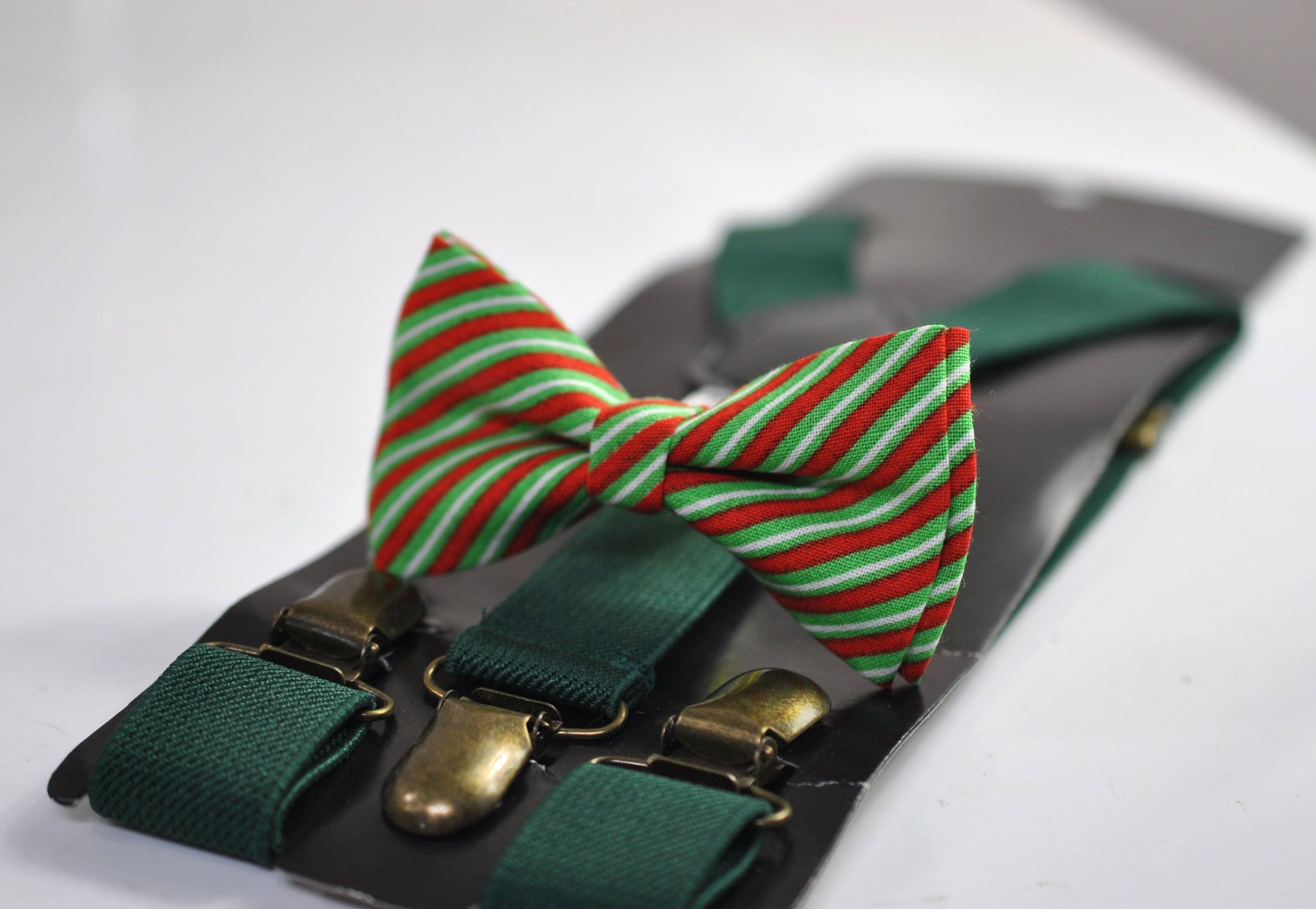 Red White Green Candy Stripes Christmas Xmas Bow tie Bowtie + Emerald Green Suspenders Braces Men / Youth/ Boys Kids / Baby Infant Toddler