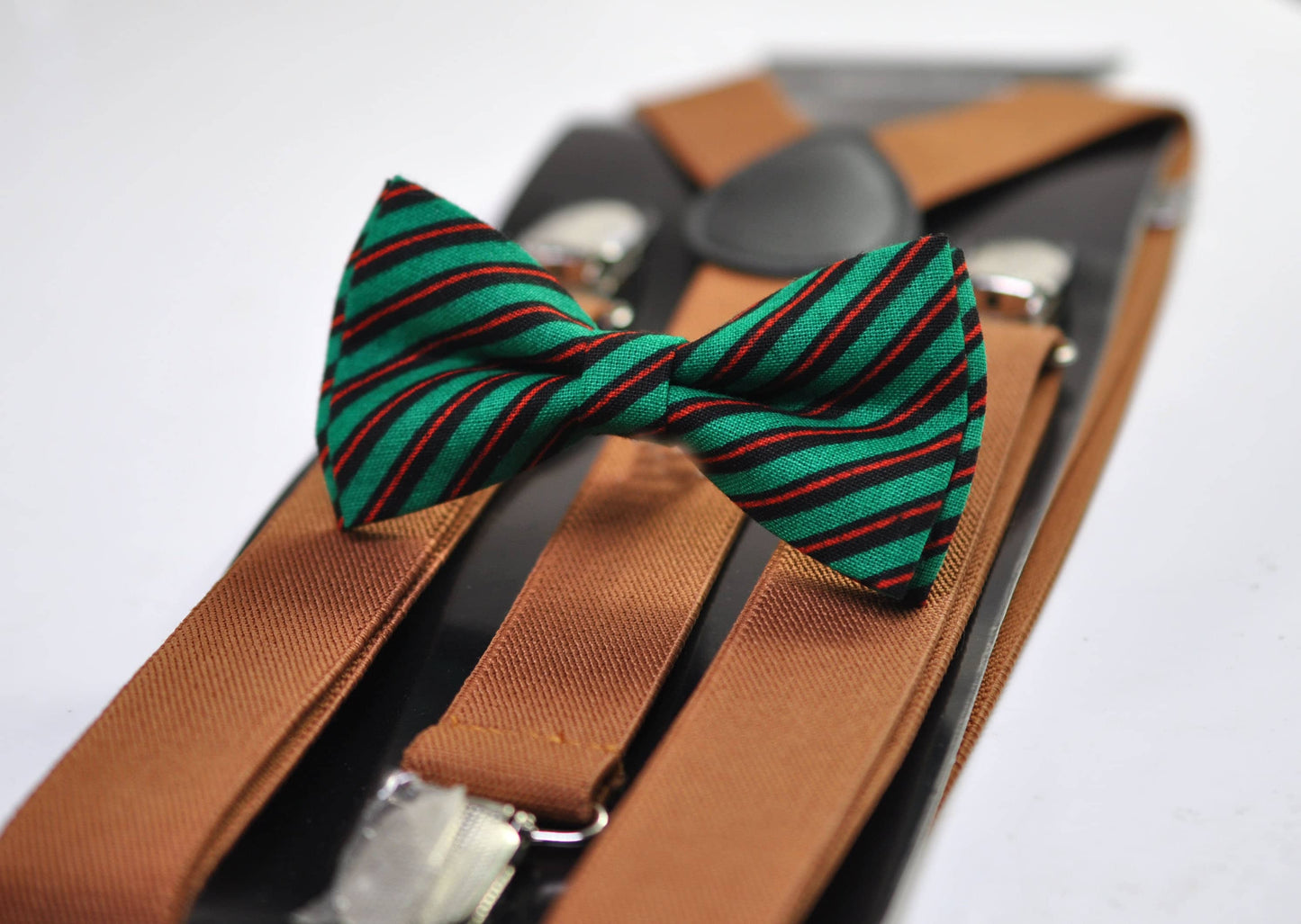Red White Green Candy Stripes Christmas Xmas Bow tie Bowtie + Tan Brown Suspenders Braces Men / Youth/ Boys Kids / Baby Infant Toddler