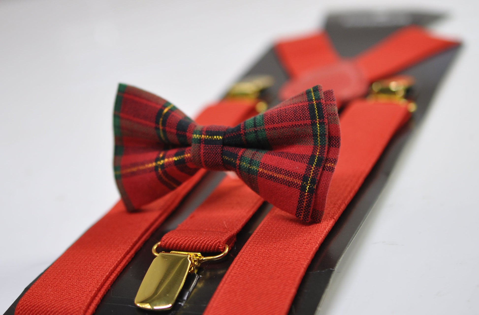 Red Green Gold Tartan Christmas Xmas Bow tie Bowtie + Red Suspenders Braces for Men / Youth/ Boys Kids / Baby Infant Toddler