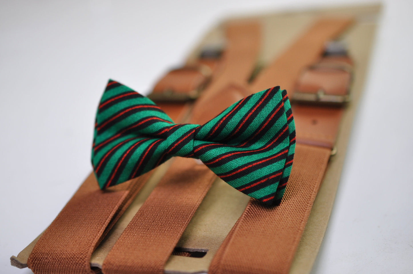 Red White Green Candy Stripes Christmas Xmas Bow tie Bowtie + Tan Brown Suspenders Braces Men / Youth/ Boys Kids / Baby Infant Toddler