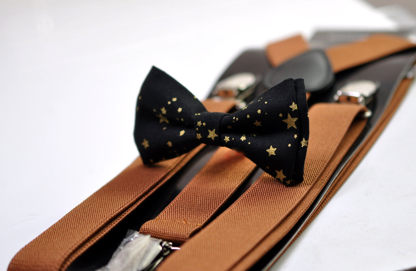 Black Gold Golden Stars Christmas Xmas Bow tie Bowtie + Tan Brown Suspenders Braces for Men / Youth/ Boys Kids / Baby Infant Toddler